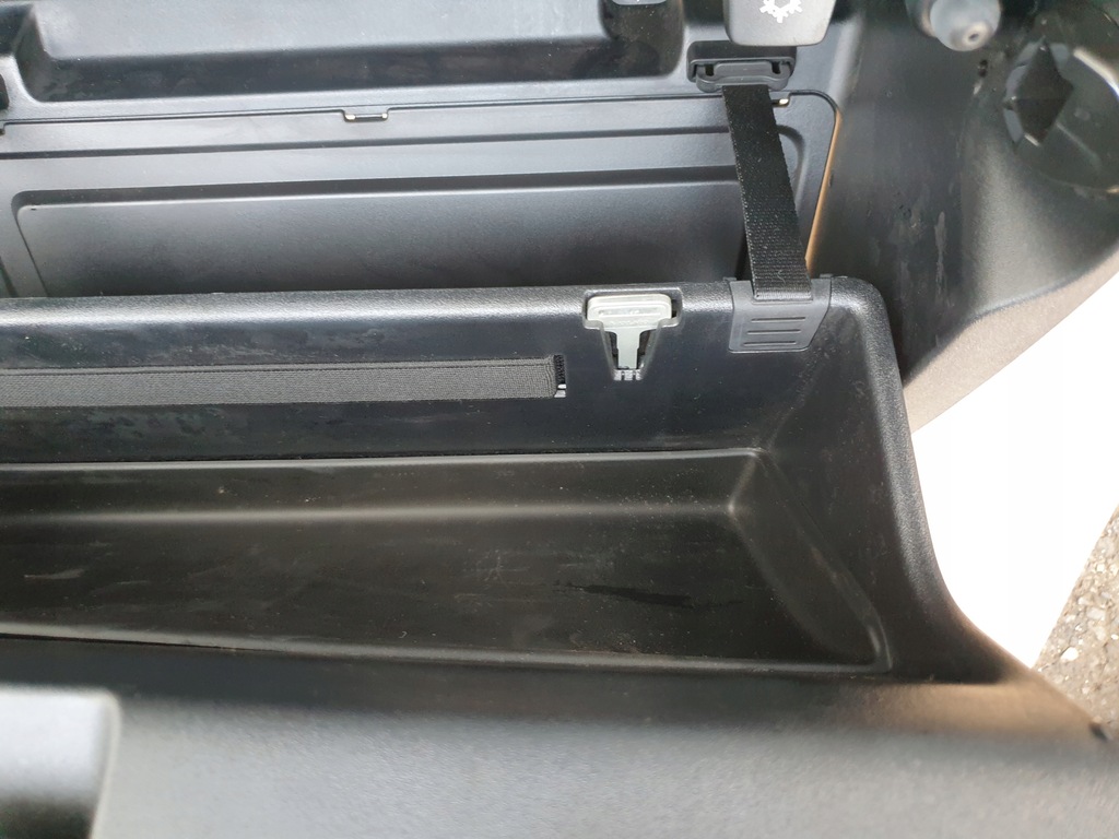 фото №11, Бардачок пассажира полка volvo xc40 оригинальный номер anglik uk