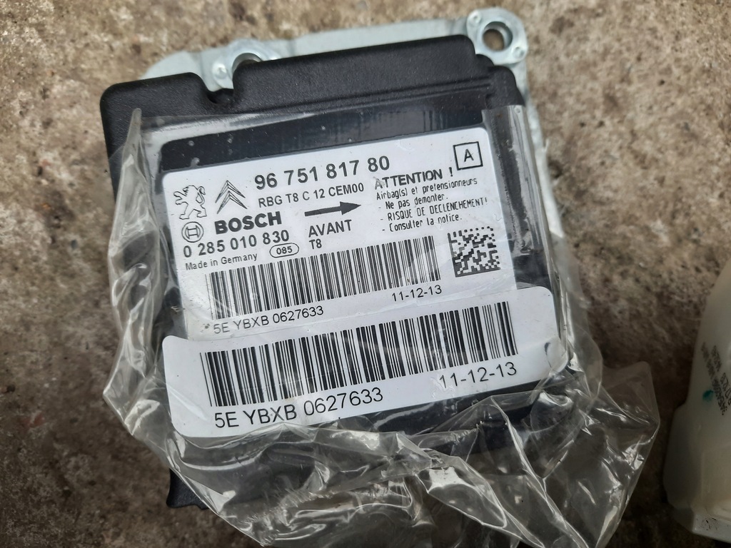 фото №9, Peugeot 3008 приборная панель приборная панель консоль ремни подушки безопасности