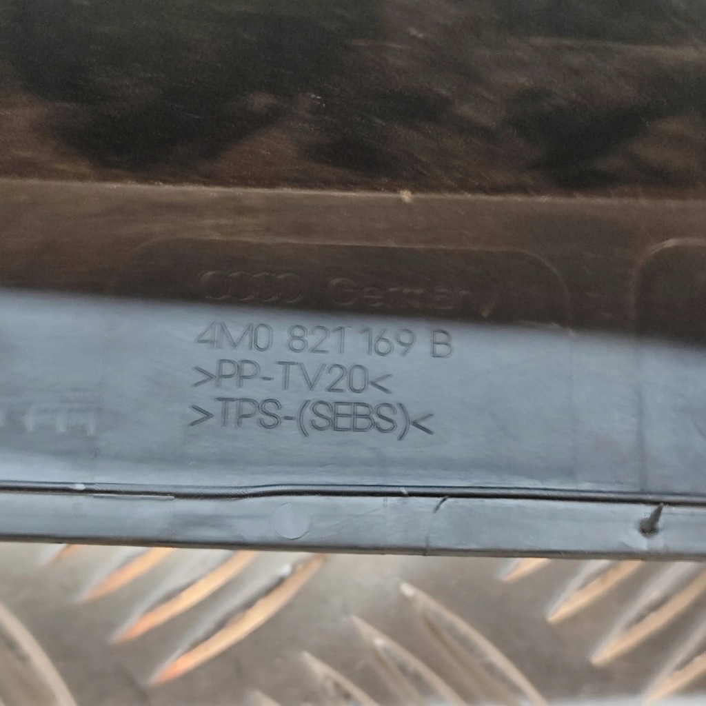 фото №7, Audi q7 4m 2017 перед сторона левая молдинг / накладка na крыло передний