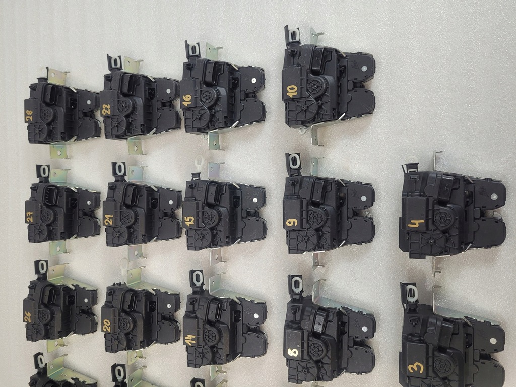 фото №4, Mercedes sl r232 замок крышки багажника 2327503600