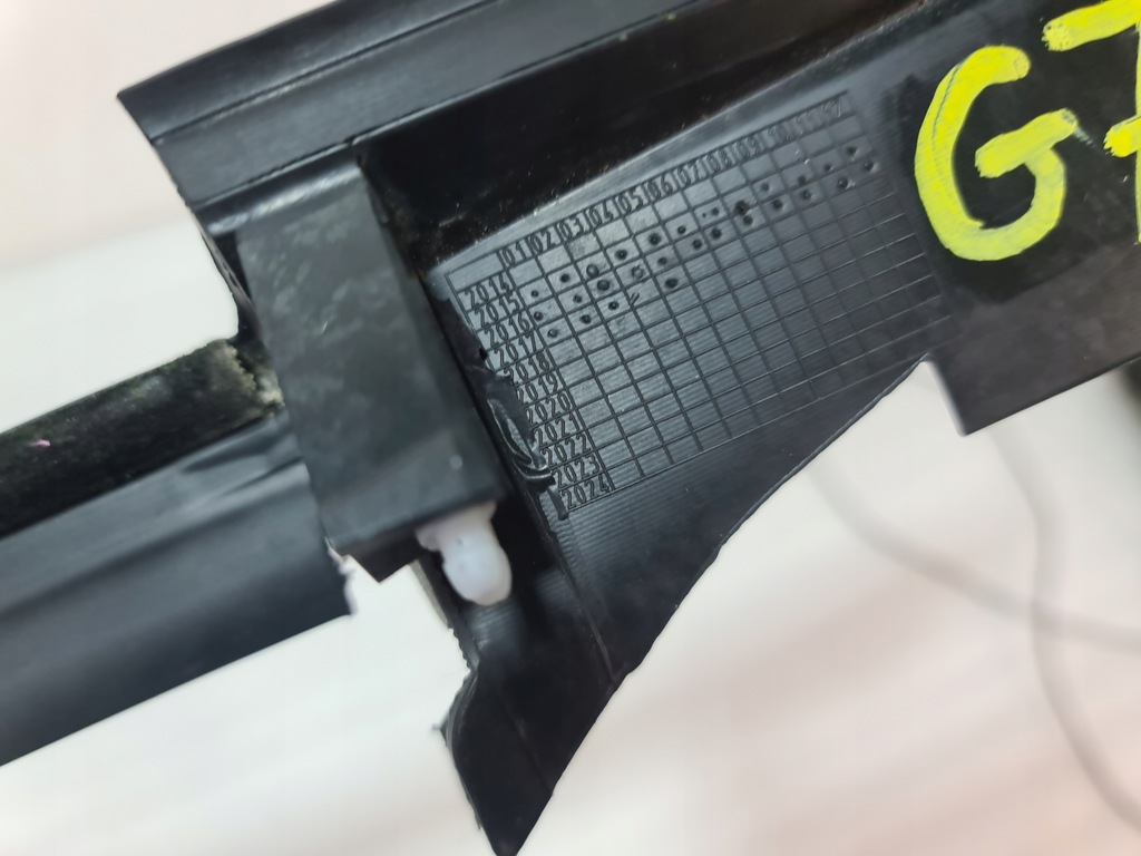 фото №11, Bmw 4 f33 молдинг уплотнитель стекло правый задняя 7315420