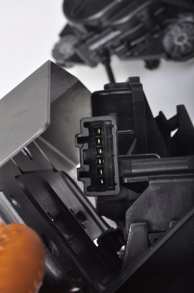 фото №8, Volvo v90 ii замок багажника крышки 31484599