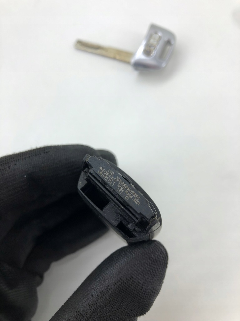 фото №8, Audi a4 b9 ключ pilot 4m0959754t