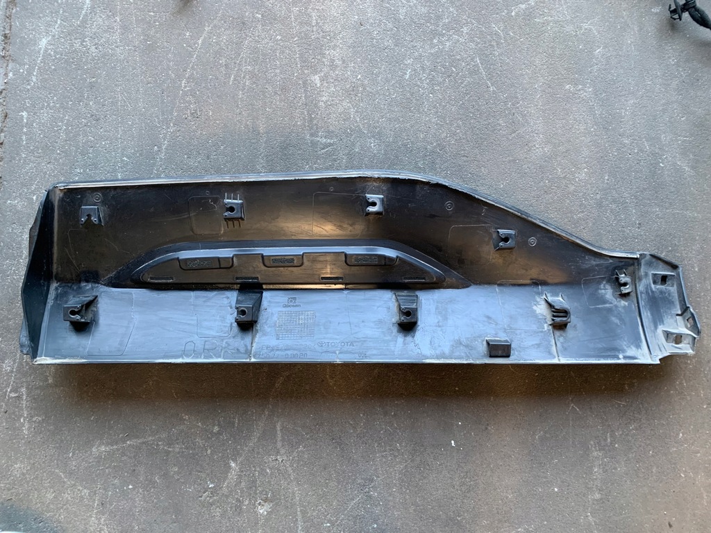 фото №5, Toyota yaris cross молдинг дверь правый задняя 75077-0d020
