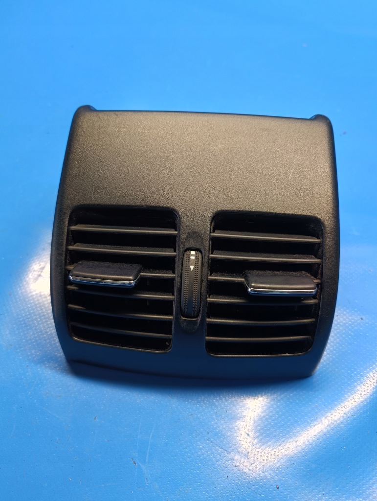 фото №1, Решітка обдув задня задня mercedes c klasa w204 lift 13r.