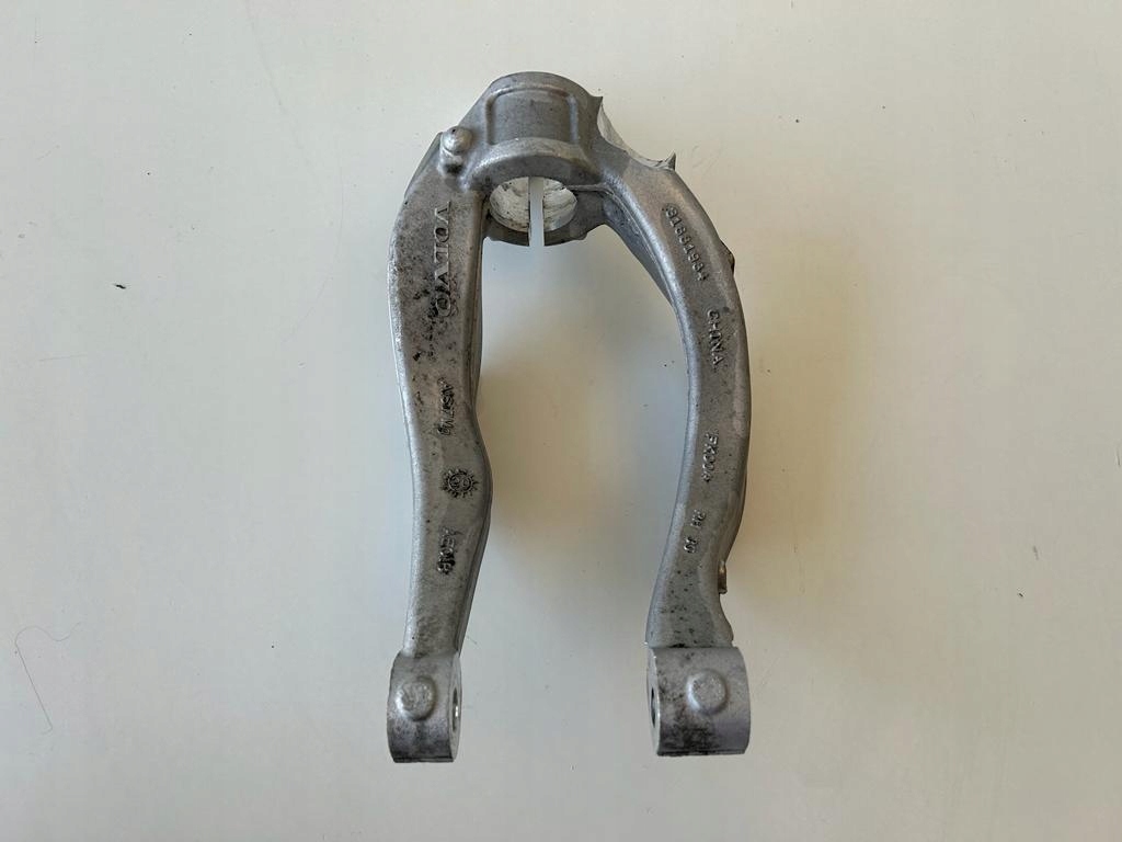 фото №1, Volvo xc60 xc90 v90 кронштейн амортизатора праве