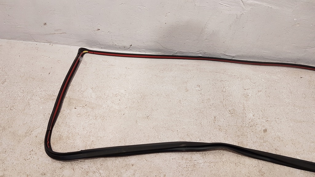 фото №9, Прокладка верхнього панель двері права задня tesla x