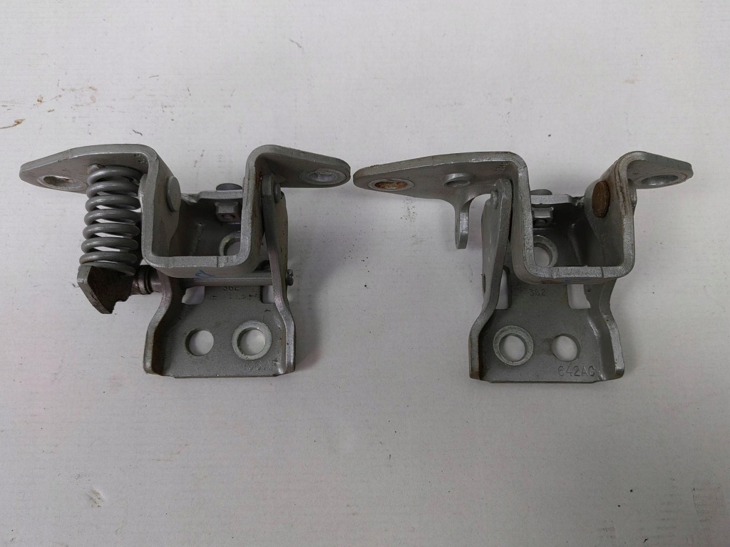 фото №1, Dodge challenger lift петли дверь правых