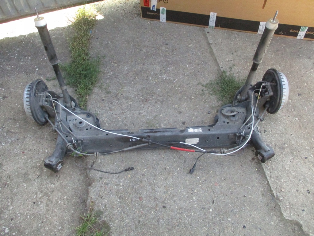 фото №1, Renault clio v oś балка подвеска задняя 19-24 rok