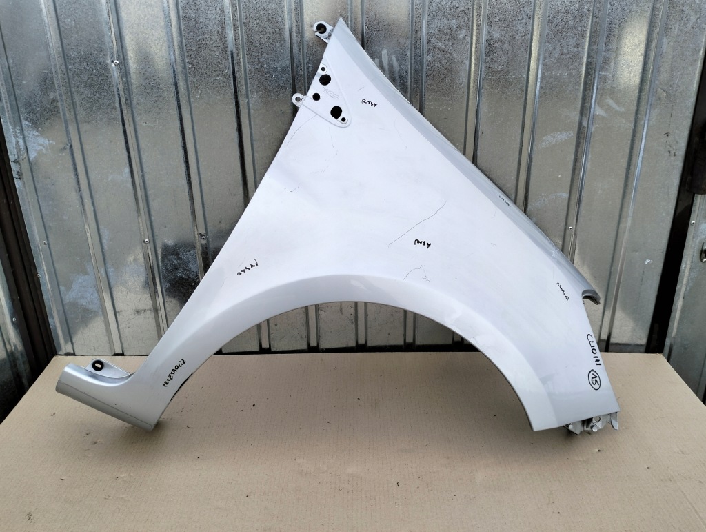 Купить Крыло  правый  перед renault clio 3 рестайлинг  2009-2012 цвет ted69 185