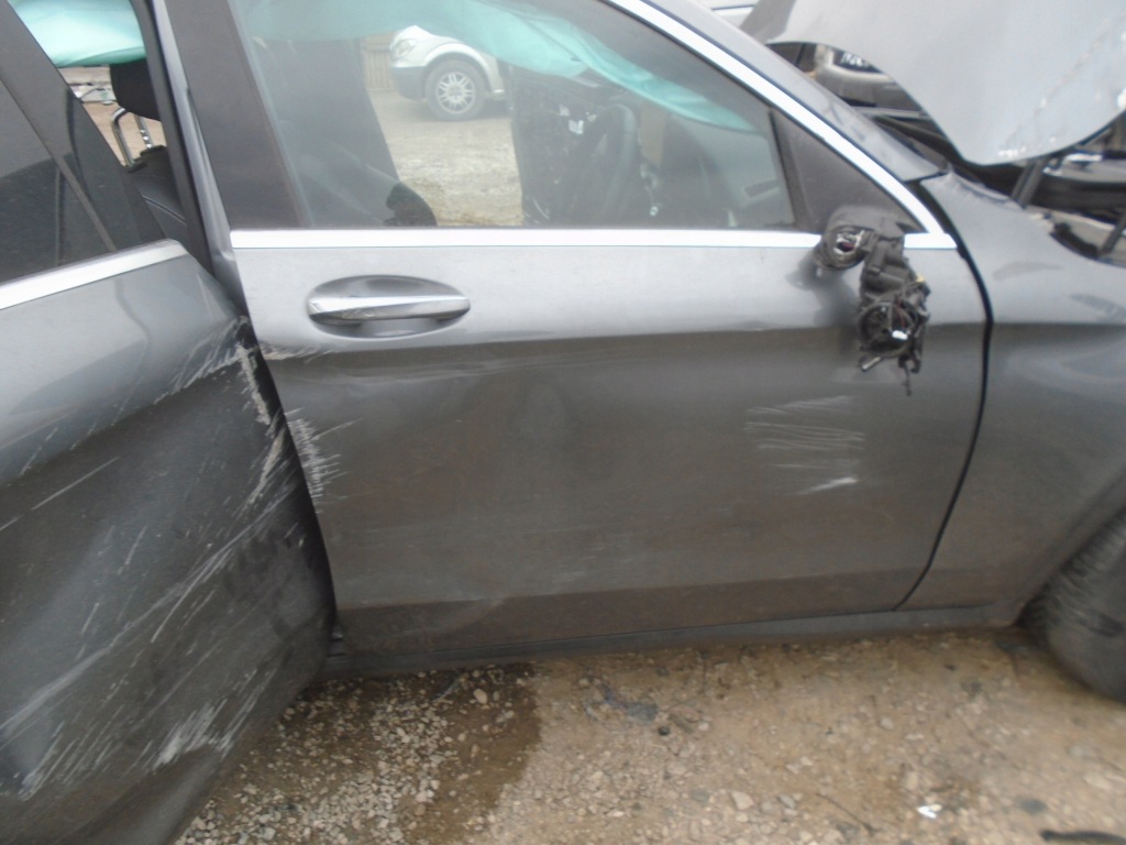 фото №1, Mercedes x253 glc дверь правое перед передние 992