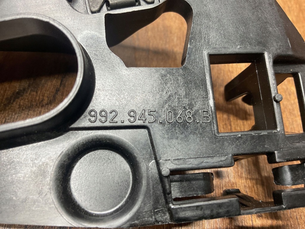 Кронштейн rzewodów porsche 911 992 992945068b Ціна