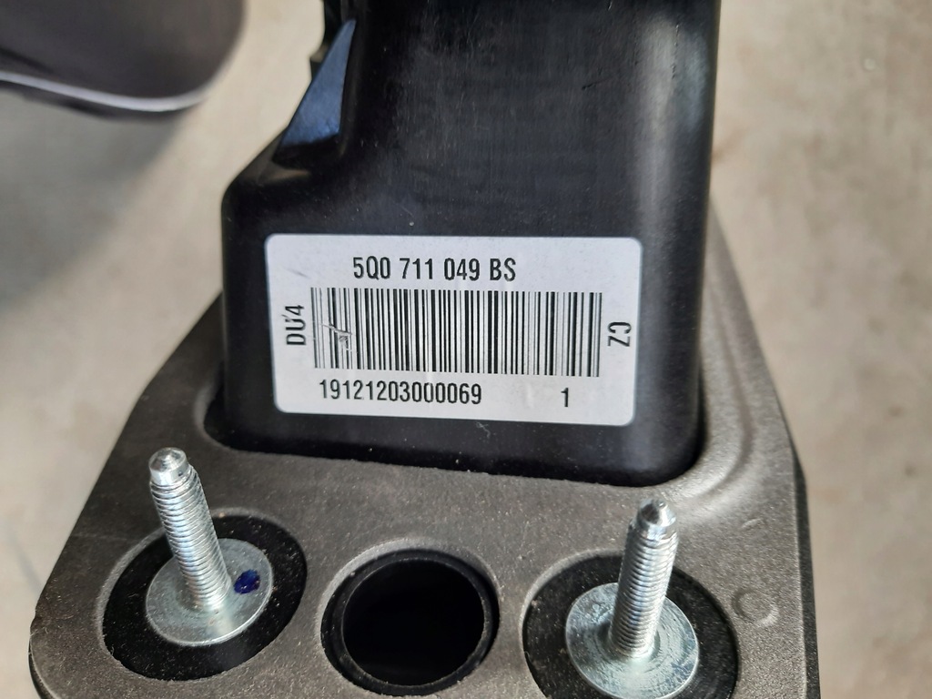 фото №8, Skoda karoq 1.0 тросы выборщик домкрат чехол