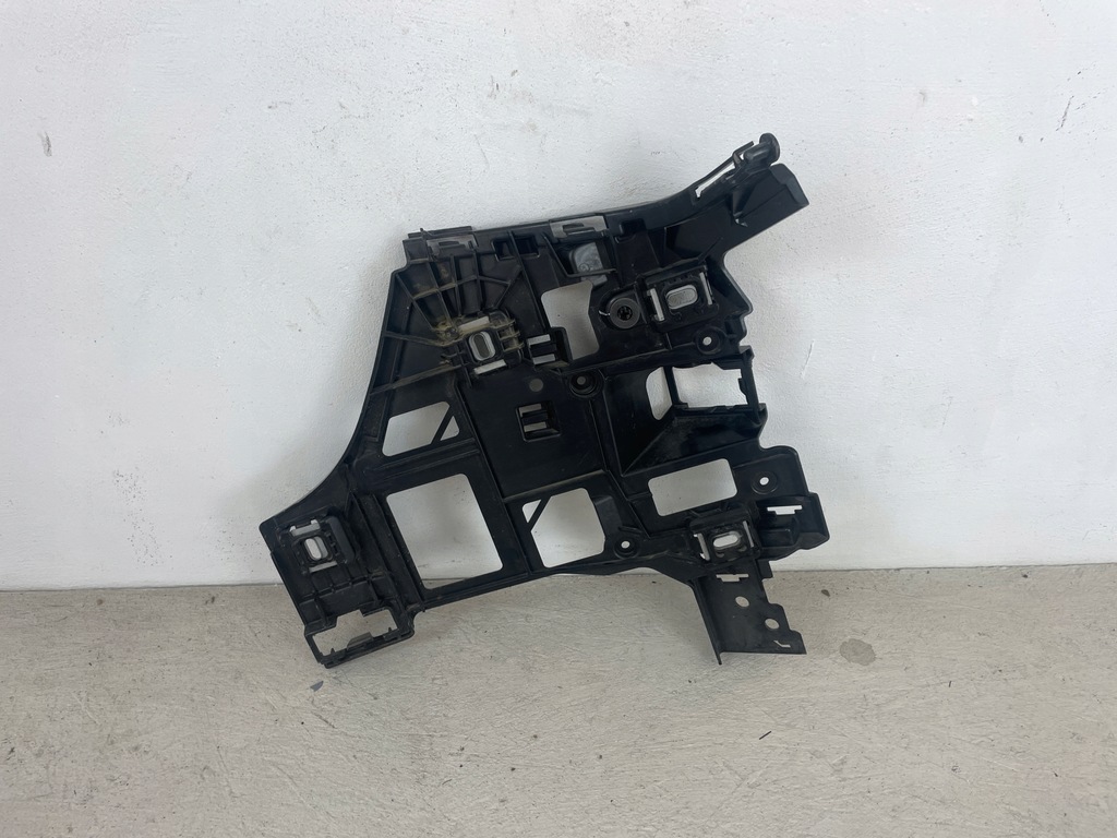 фото №9, Mercedes w206 направляющая кронштейн бампера левый задняя a2068850101