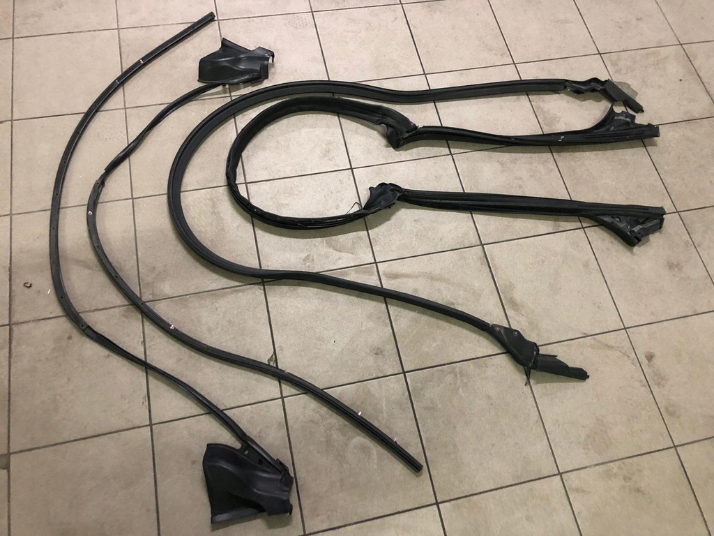 фото №1, Ferrari california f149 прокладка уплотнители дверь