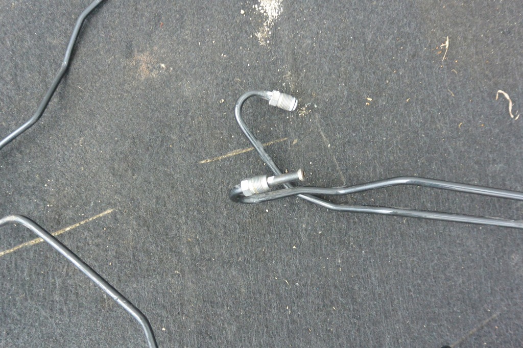 фото №4, Провода трубки тормозные перед kpl audi q7 4l eu