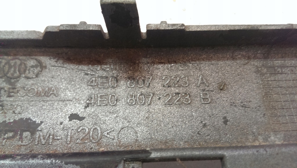 фото №8, Молдинг бампера лівий перед audi a8 4e0807223a