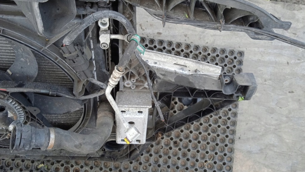 Bmw x3 e83 ремень передний комплект 2.0b в Украине