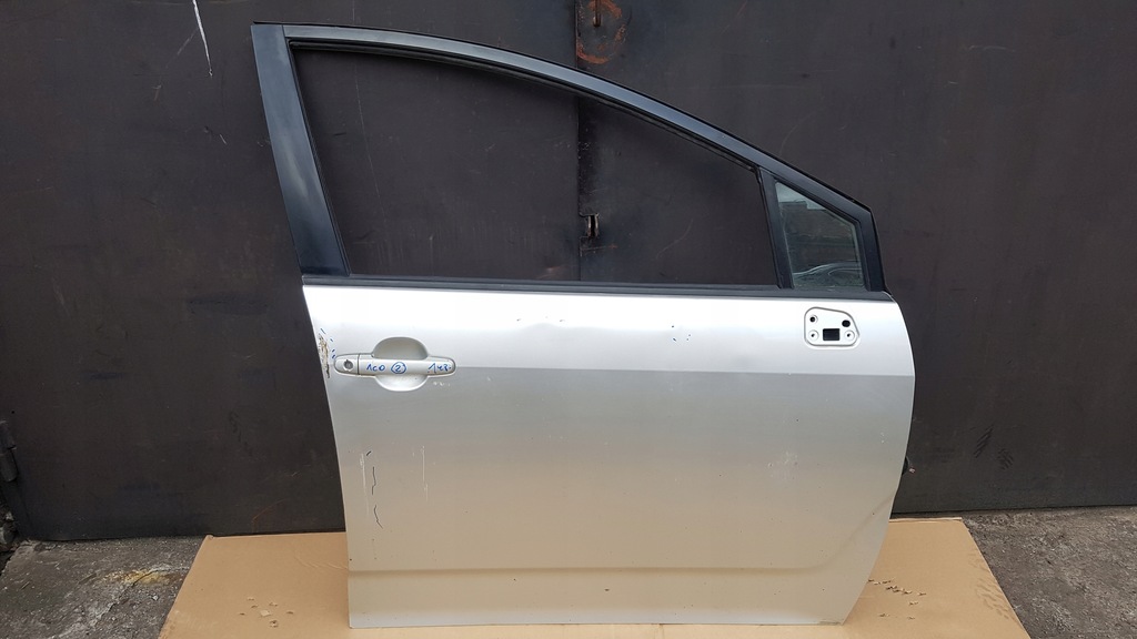 фото №1, Toyota corolla verso 04-08 двері правий перед 1c0