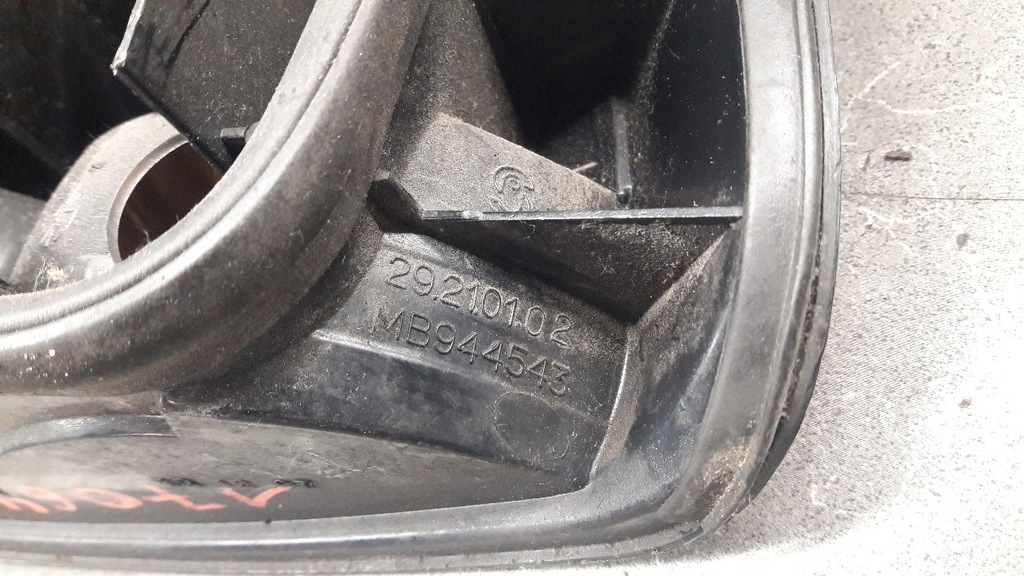 фото №10, 29210132 лампа левый задняя mitsubishi carisma 5d 98r