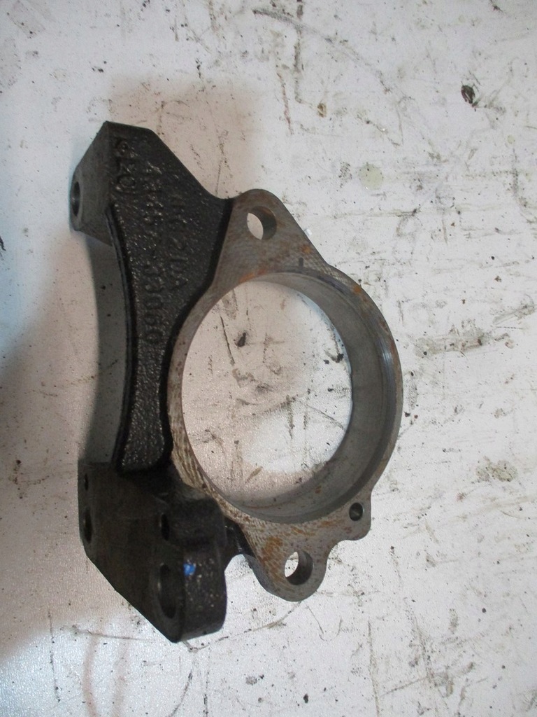 фото №1, Кронштейн піввісь lexus nx 2,0hyb