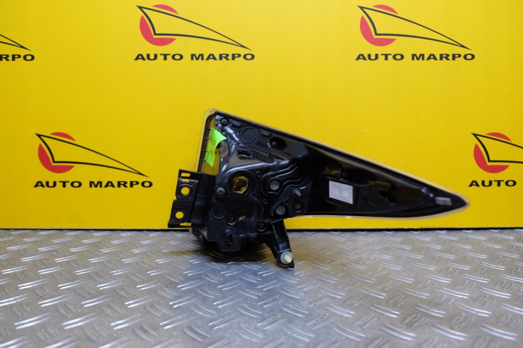 фото №12, Toyota prius 2015- лампа задня ліва usa