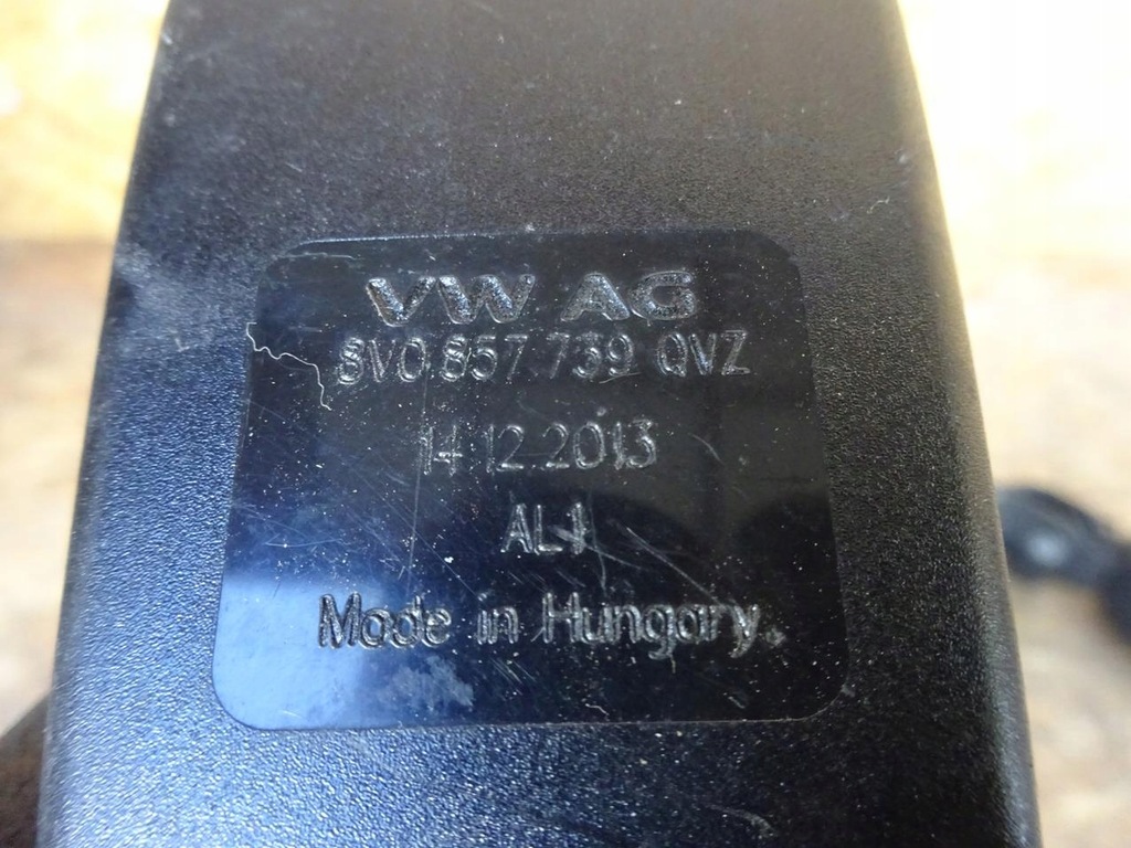 фото №9, Audi s3 a3 8v кліпса ременів задня задніх задня 8v0857739