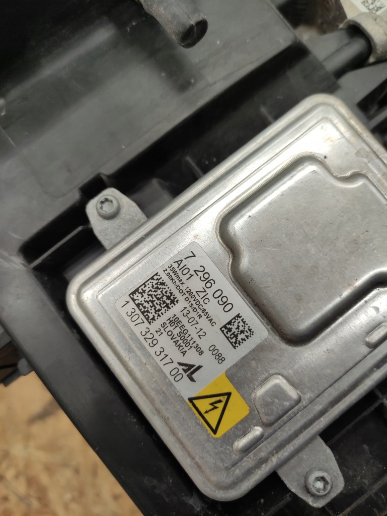 фото №8, Bmw 3 f30 2015 лампы перед комплект bixenon