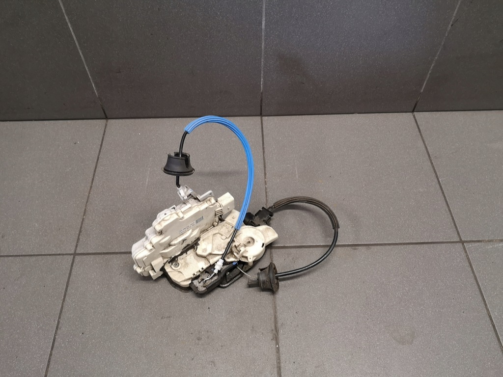 фото №1, Замок дверь правый задняя доводчик a8 d3 4e0839016aa