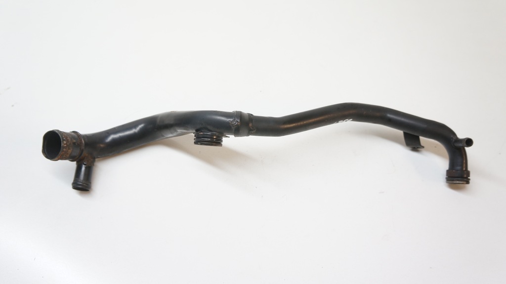 фото №3, Audi a6 c5 шланг труба wody 059121071b