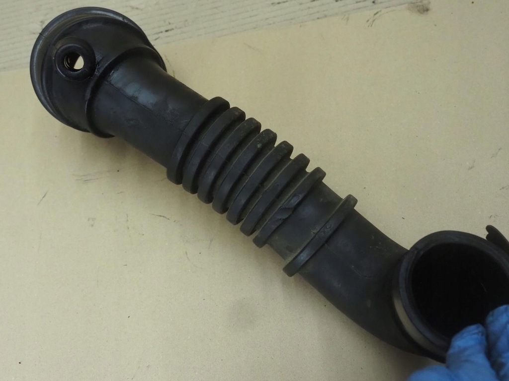 фото №16, Труба воздухозаборник турбины hyundai h1 2.5td