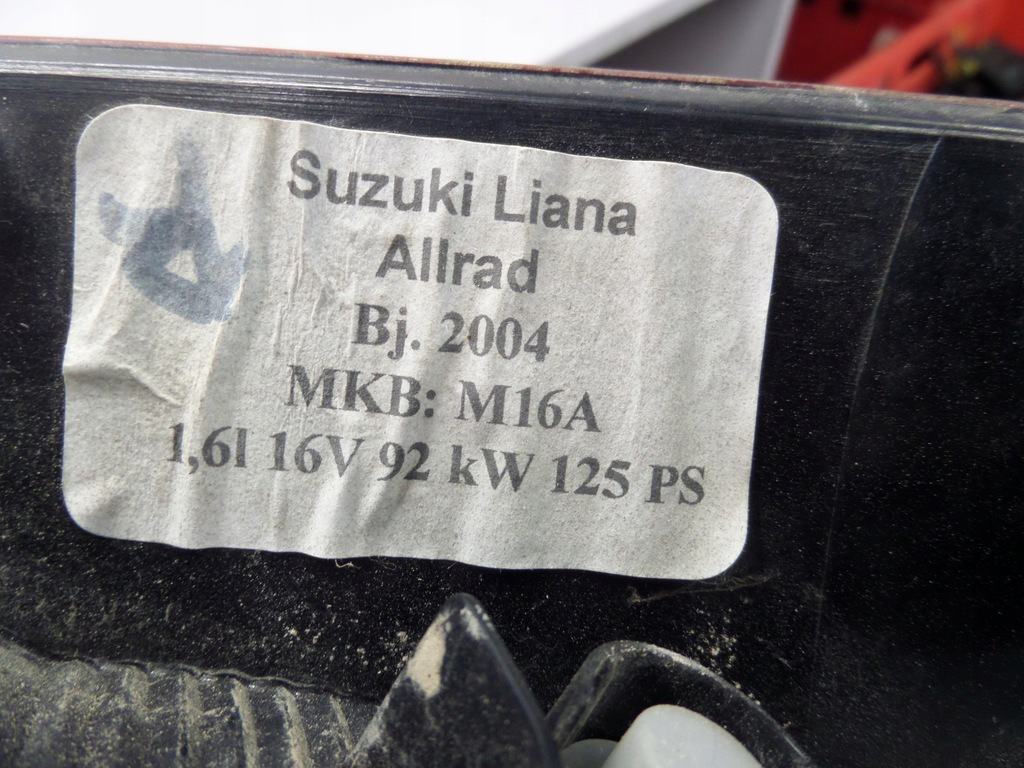 фото №13, Suzuki liana 5d kombi 01- лампа права задня kompl