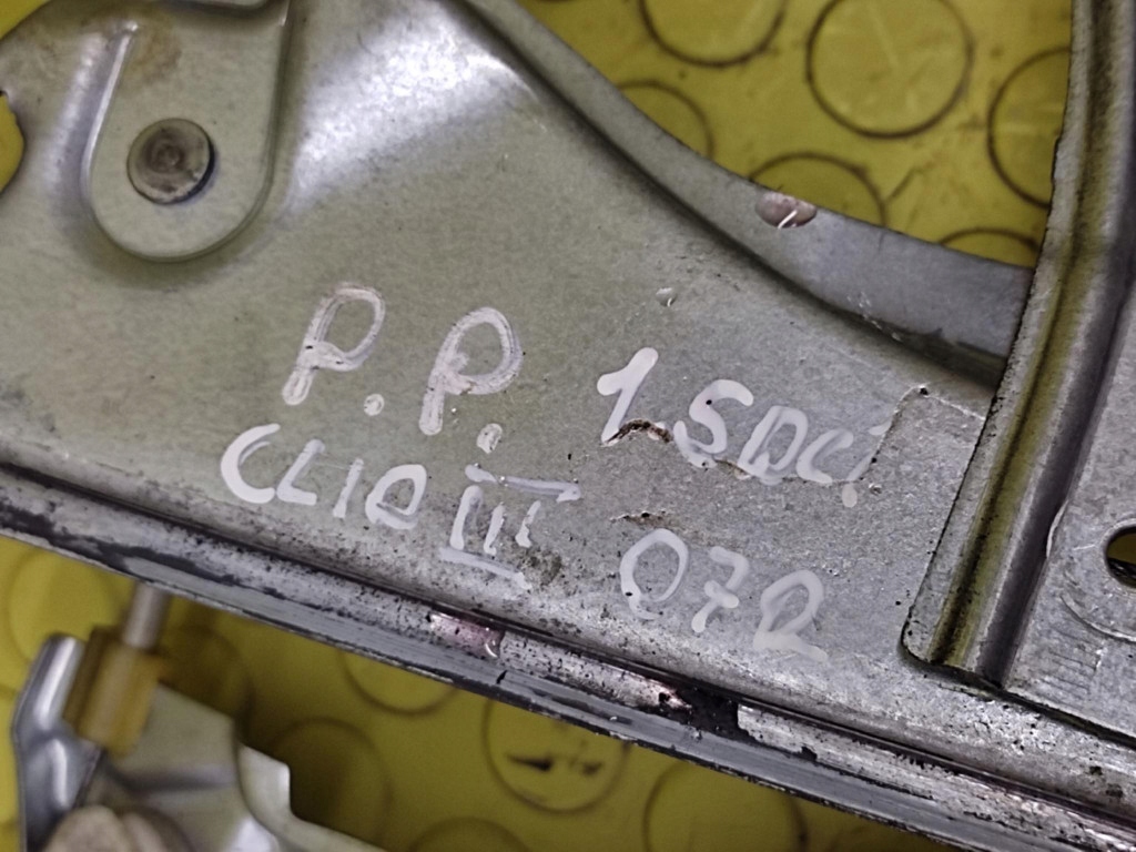 фото №14, Renault clio iii подъемник стекло правый перед 8200291147j