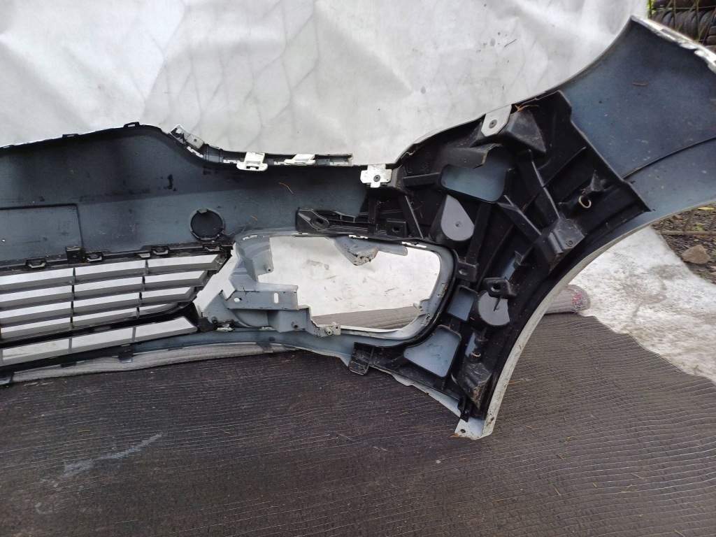 Бампер перед передний renault megane 3 3 рестайлинг  13-16 белый Доставка