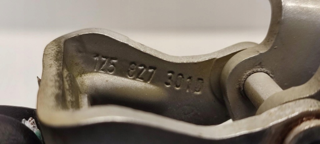 фото №5, Skoda octavia ii scout петли крышки багажника комплект 1z5827301d