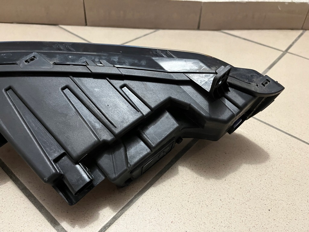 фото №12, Skoda superb iii 3 lift 3v0 лампа противотуманная фара левый