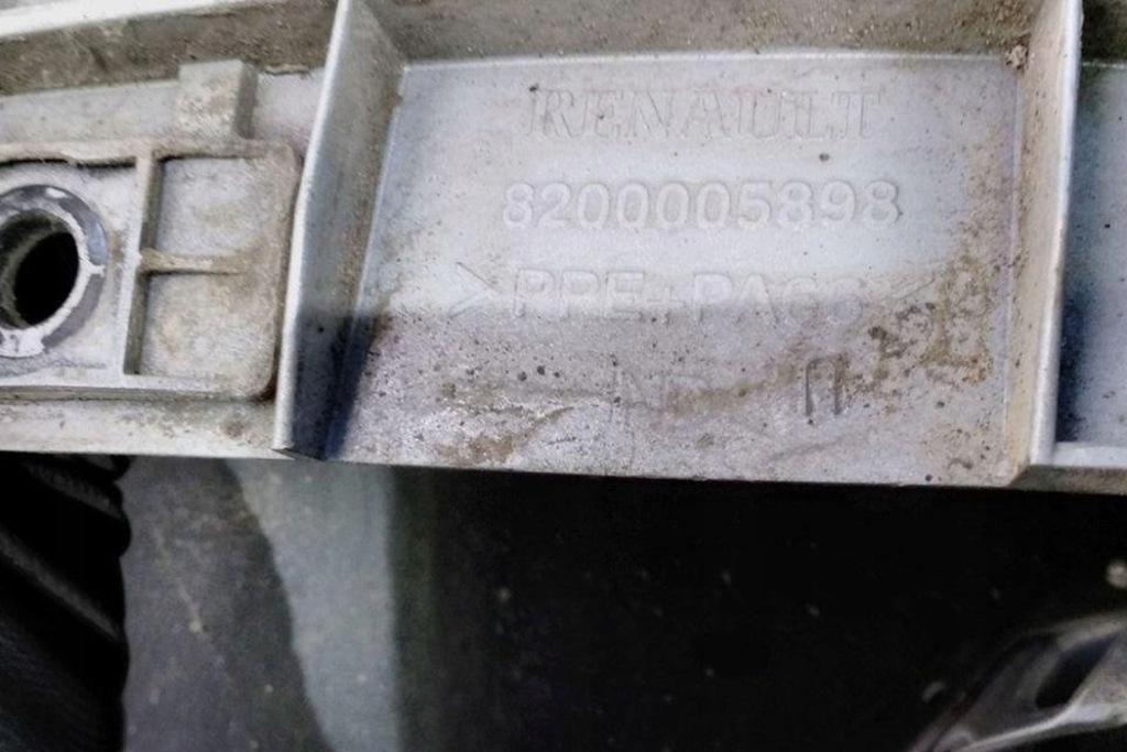 фото №3, Крыло передний правый renault grand scénic iv r9_ 8200005898 2.2l дизель