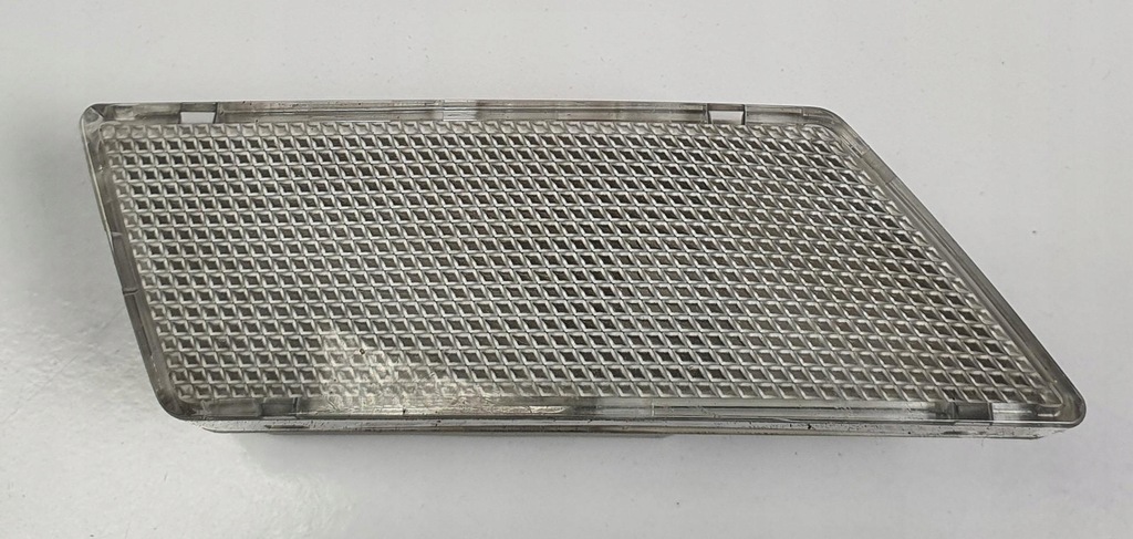 фото №1, Лампа салону mercedes w204 a2048205601