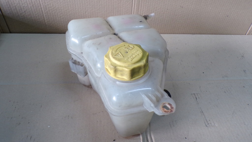 Mazda 2 бак расширительный 2s6h8k218 Доставка