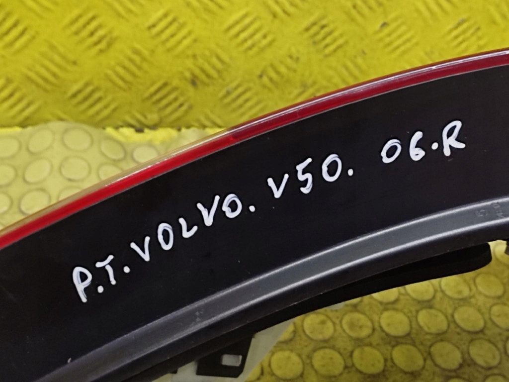 Volvo v50 фара правий задні Недорого