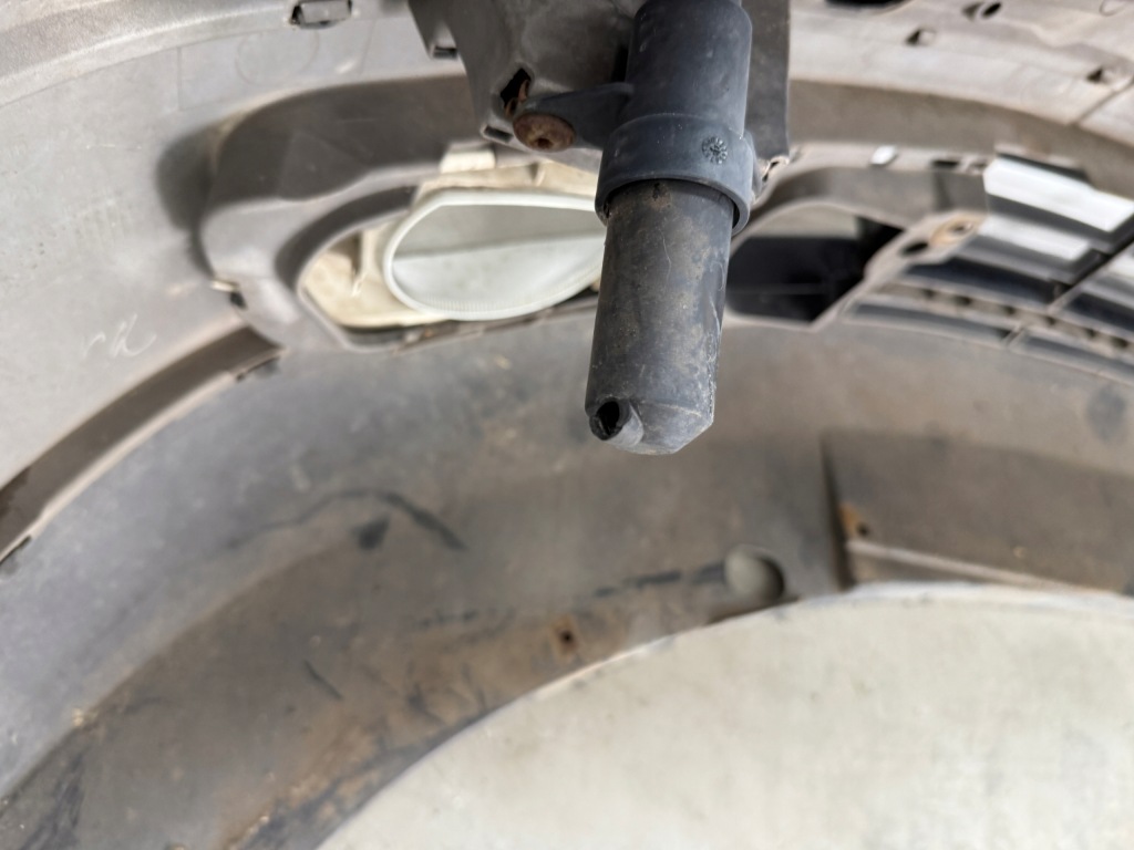 фото №8, Бампер перед передній skoda octavia 2 ii 1z0807221 омивачі