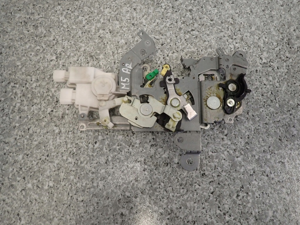 фото №1, Mazda 5 mazda5 05-siłownik замка двері задніх правих