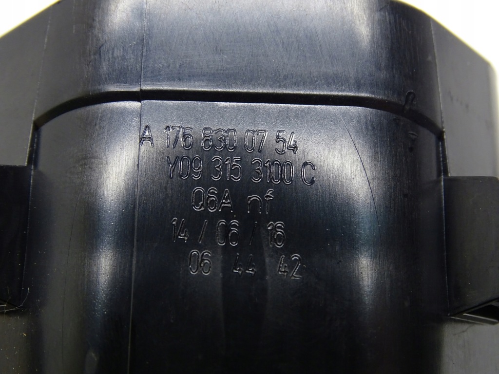 Решітка обдув консолі панелі перед a1768300754 mercedes w176 a klasa Київ