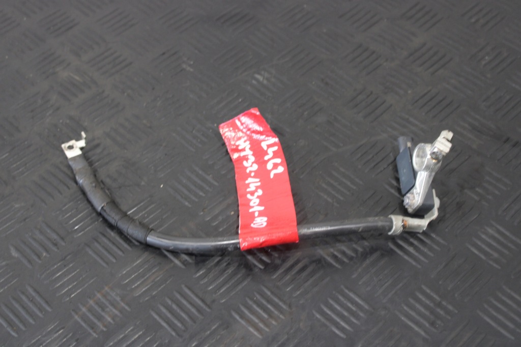 фото №1, Клемма аккумулятор discovery v 5 l462 hy32-14301-ad