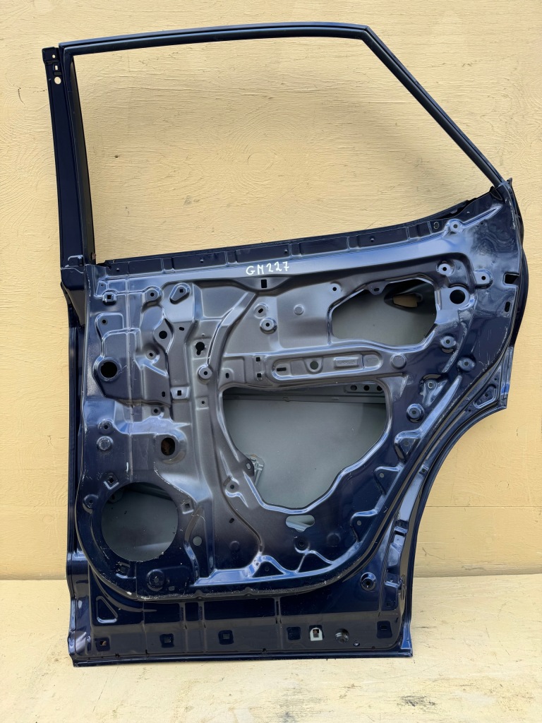 Lexus rx iv 4 15-22r дверь правое  задняя правый  задняя с Разборки