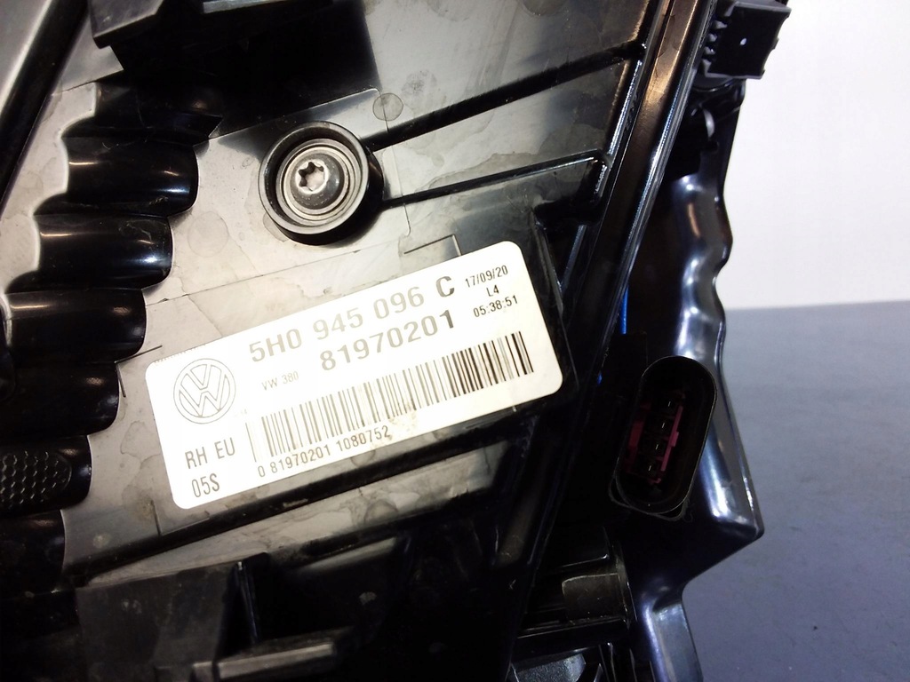 фото №5, Vw golf 8 лампа задняя правая наружная