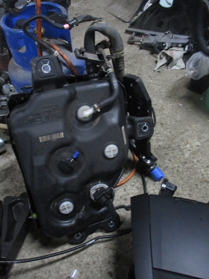 фото №1, Mazda cx5 ii 2,2d бак adblue kompletny