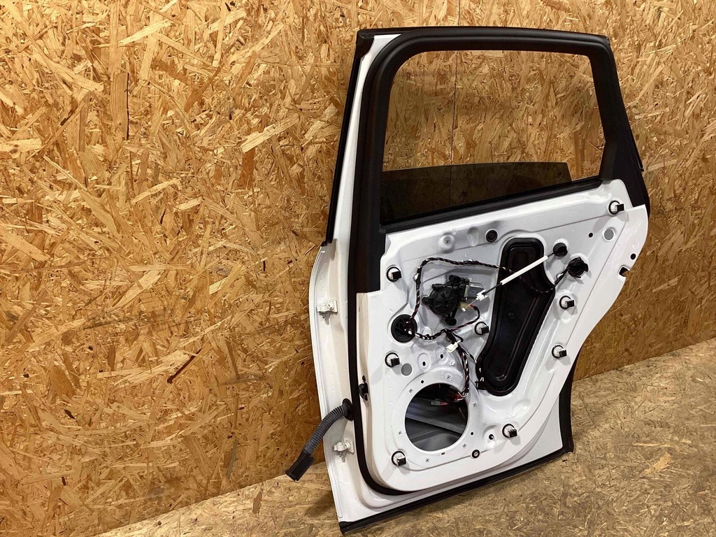 фото №8, Porsche macan gts 23- 95b833312a дверь правое задняя 95b833022grv