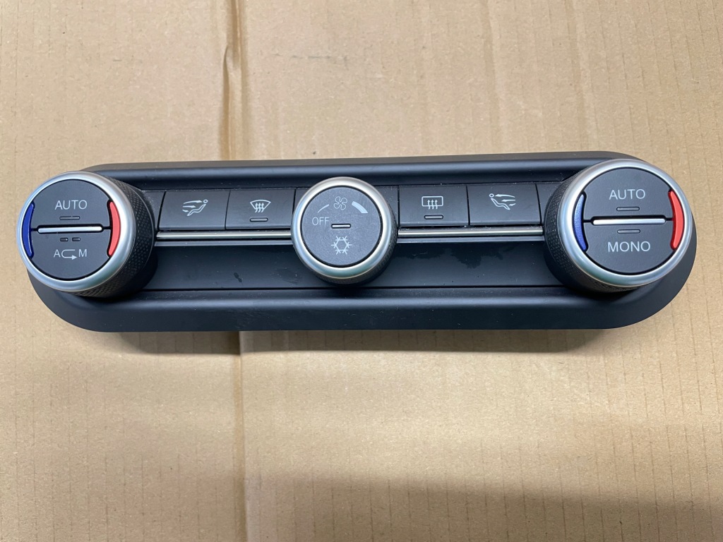фото №1, Alfa romeo giulia панель кондиціонера 01561195910