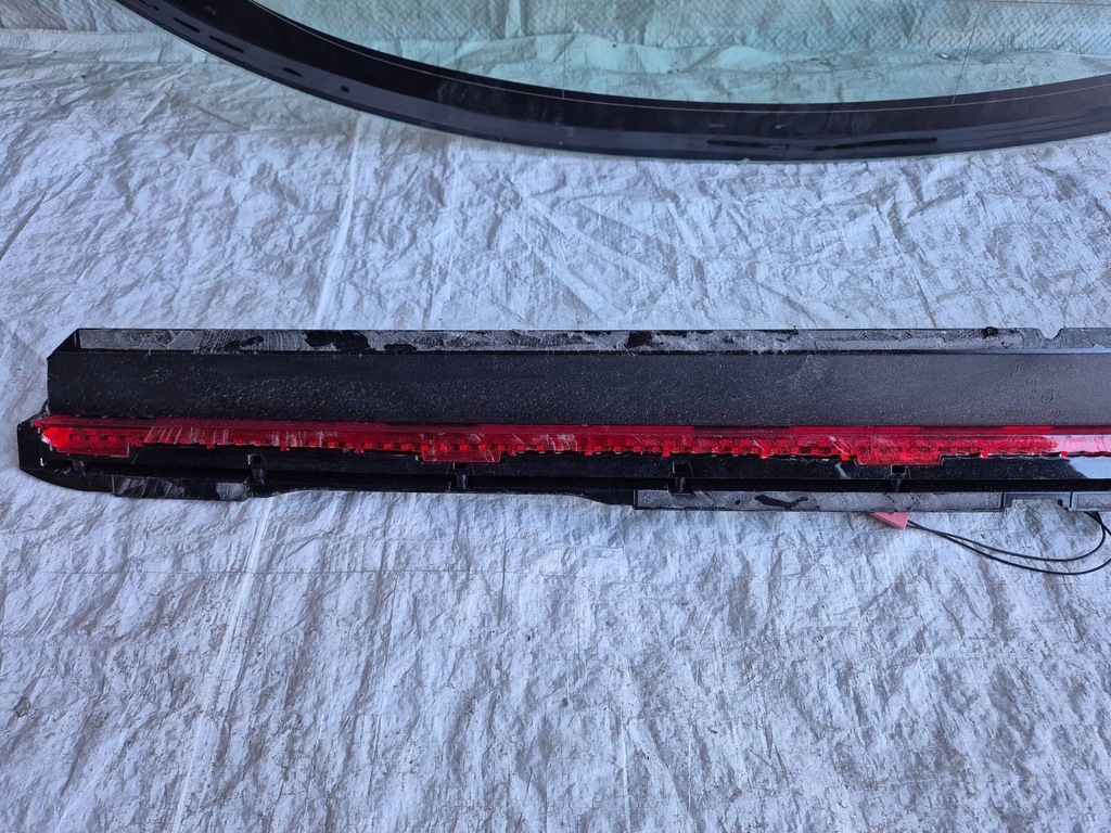 фото №12, Tesla model s plaid 21- стекло задняя + свет стоп org